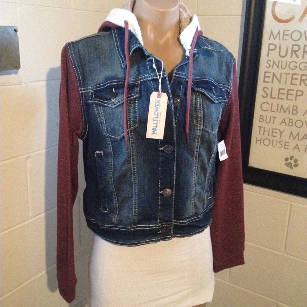 NWT-  Wallflower Hacci Sleeve 2fer Denim Jrs Jacket